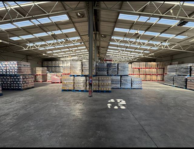 1,300M² WAREHOUSE TO LET IN INDUSTRIA WEST